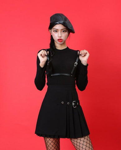Black Pleated Skirt With Buckle